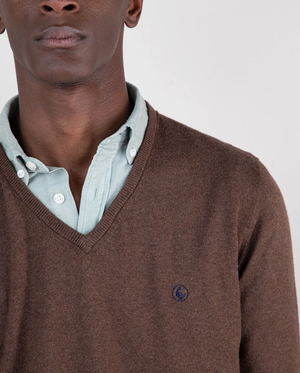 Jersey Cuello Pico Coderas Chocolate - Imagen 6