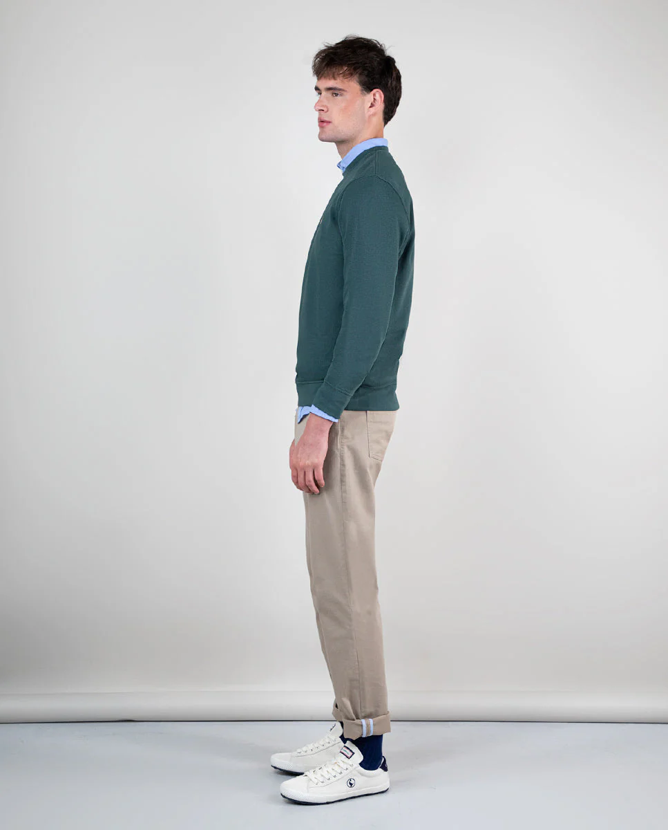 Sudadera Cuello Caja Garment Dyed Verde Pino - Imagen 5