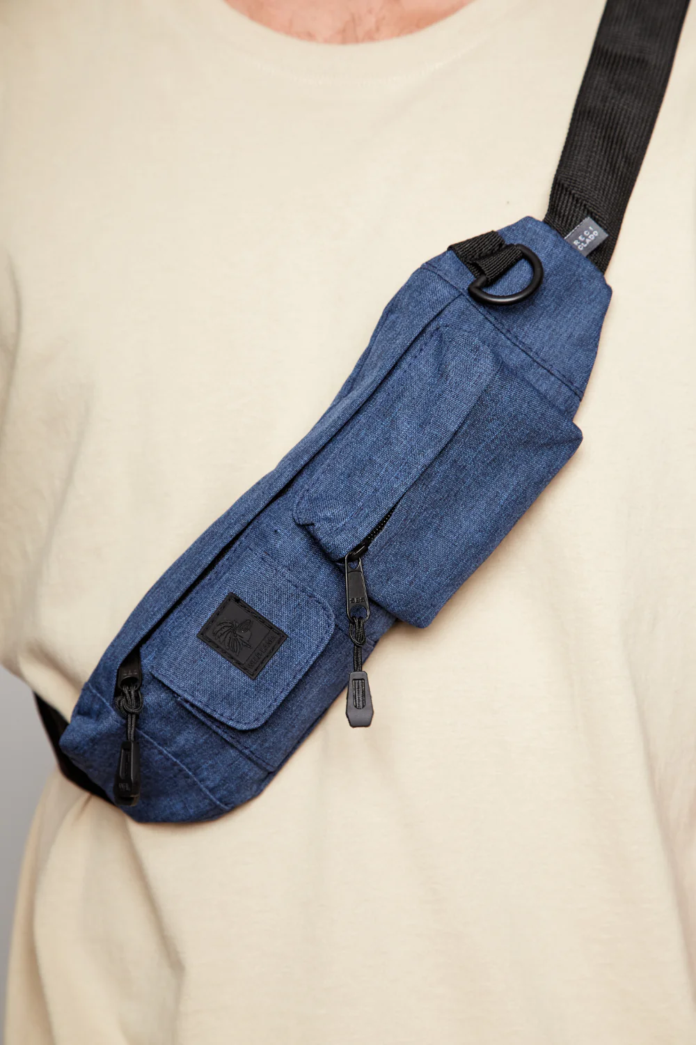 Banano Utility Reciclado Azul - Imagen 3