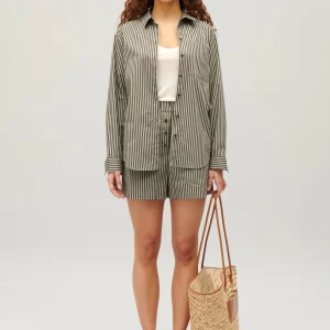 Camisa de rayas en verde