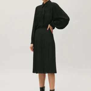 Falda midi plisada negra