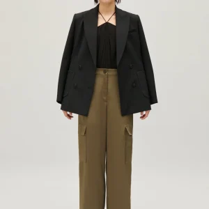 Pantalón cargo fluido satinado en caqui