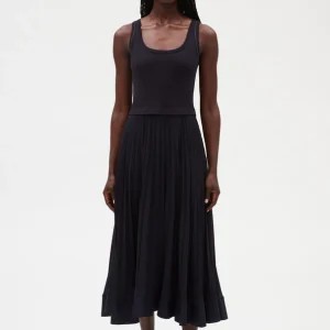 Vestido largo plisado en azul marino