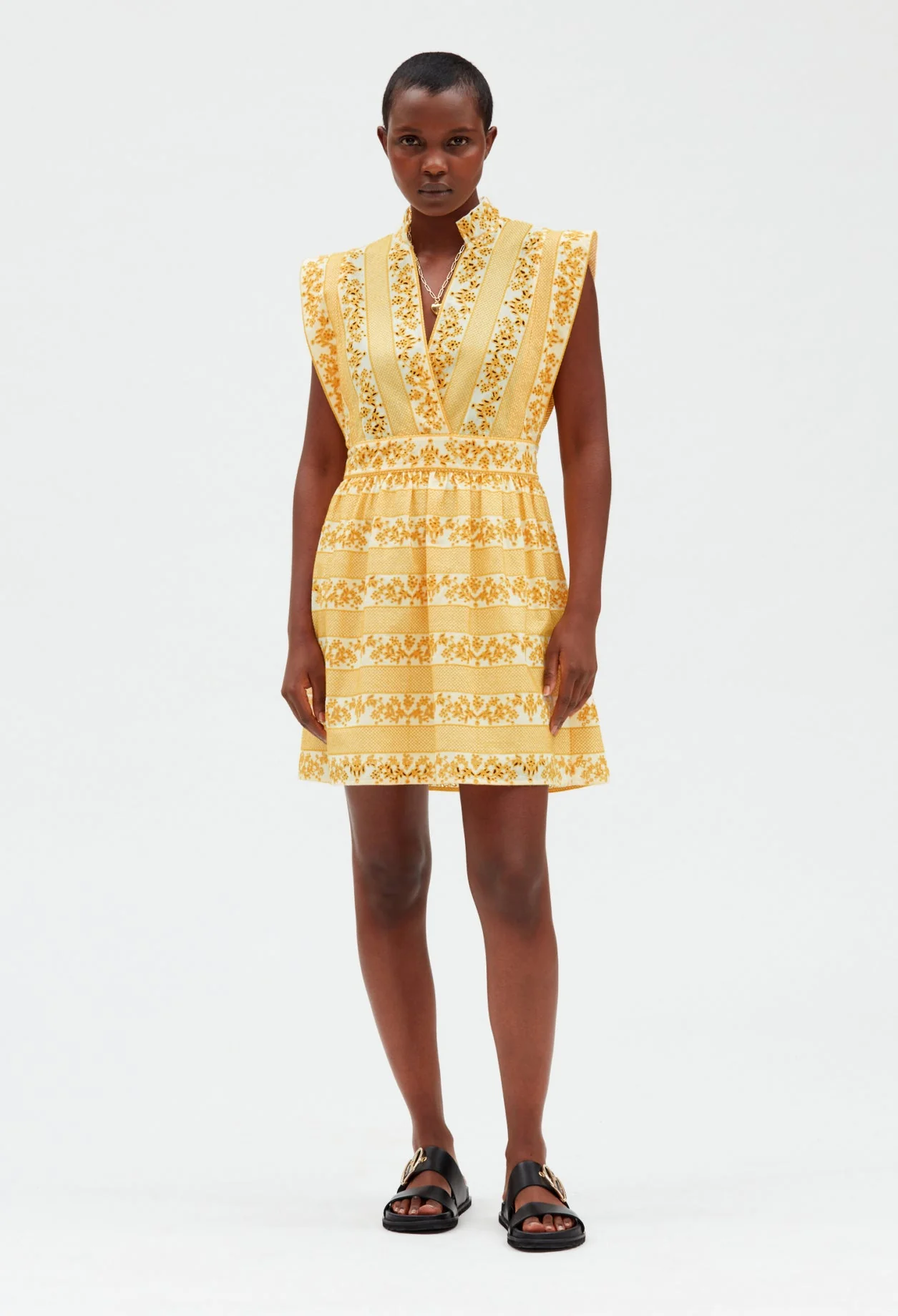 Vestido corto de algodón bordado