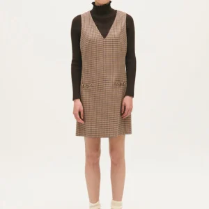 Vestido corto con estampado camel