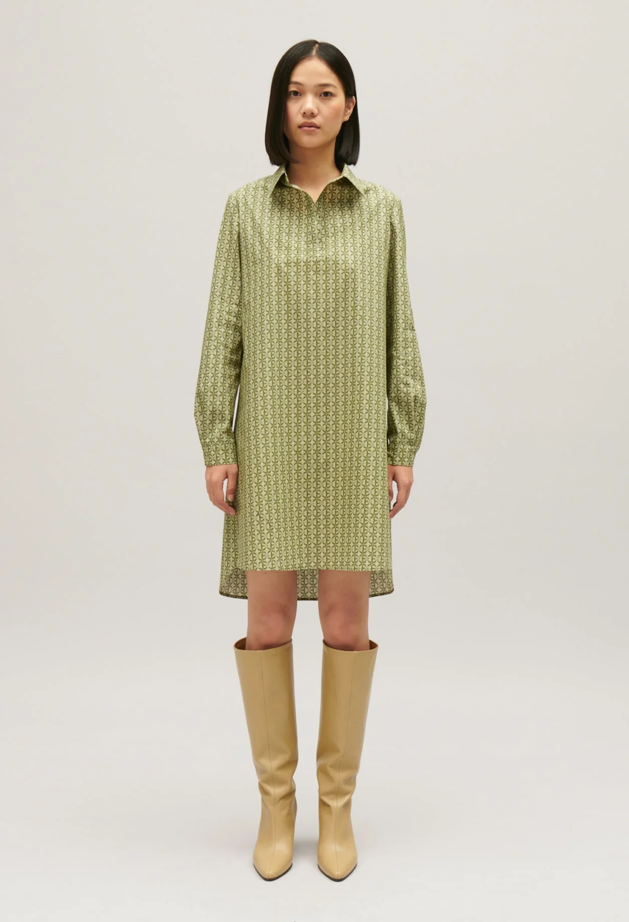 Vestido corto monograma verde - Imagen 4