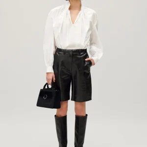 Bermudas cuero negro