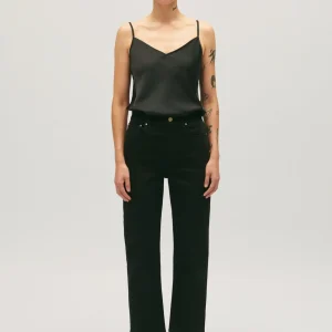 Top negro de tirantes