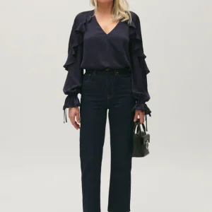 Blusa de volantes azul marino