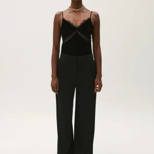 Camisola de terciopelo negro