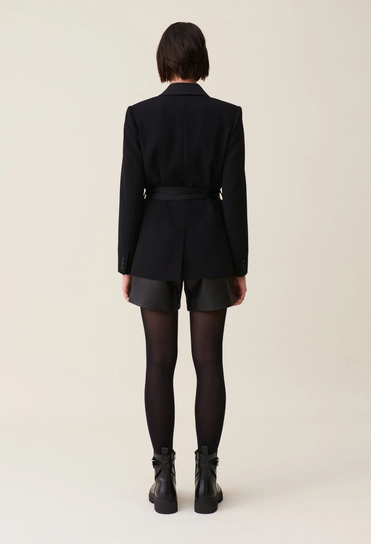 Chaqueta de traje con cinturón - Imagen 5