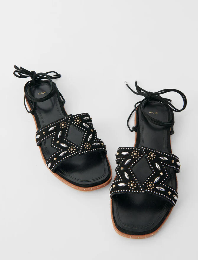 Sandalias planas para atar con tachuelas - Imagen 4