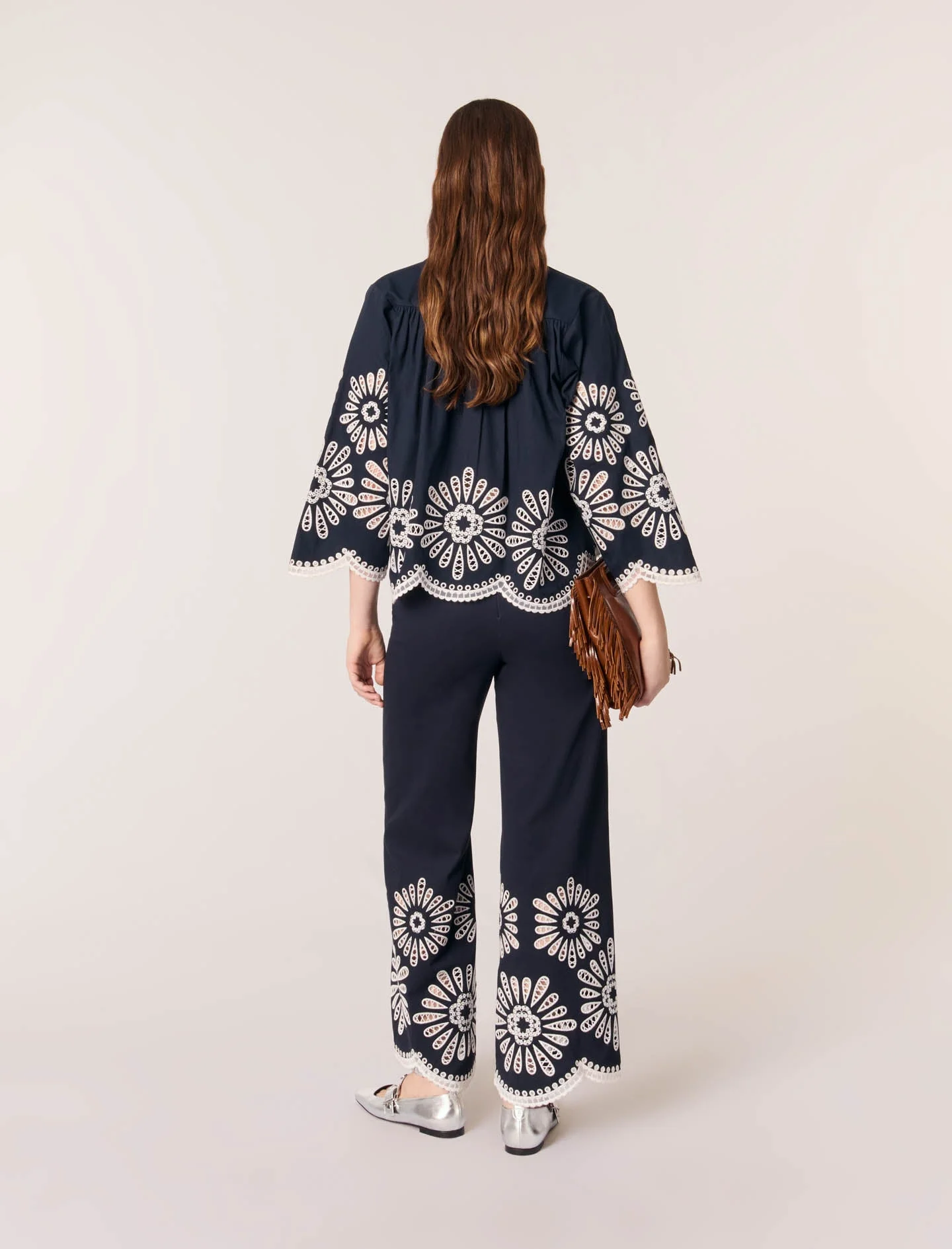 Camiseta corta con detalles de ganchillo - Imagen 5