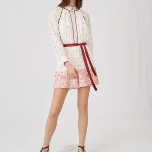 Mono corto bordado y ajustable