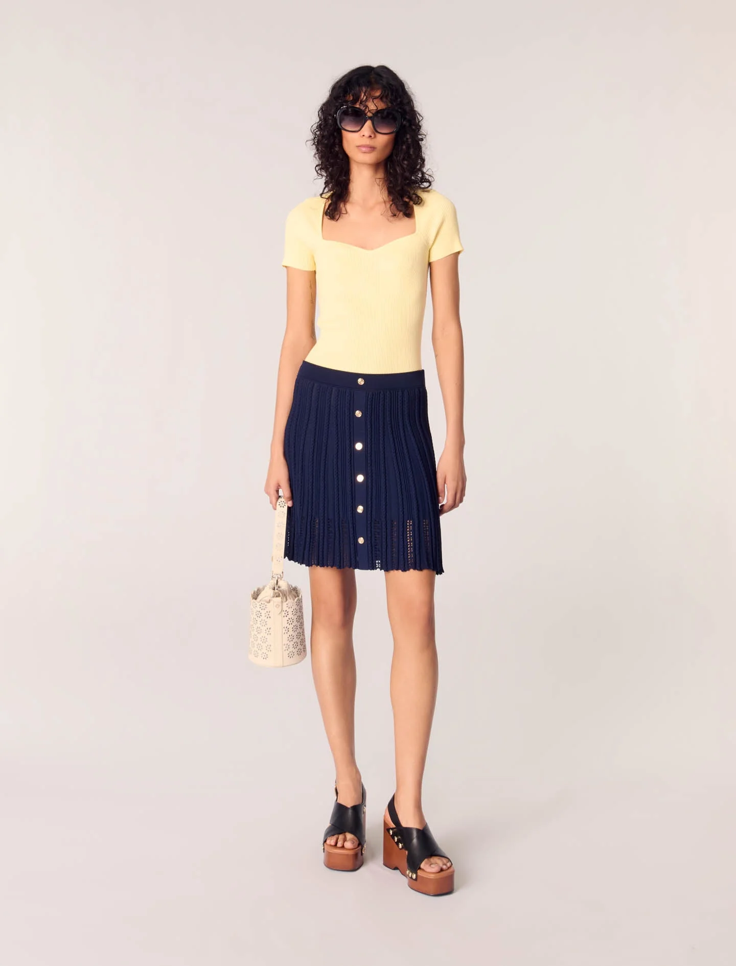 Falda corta de punto de ochos