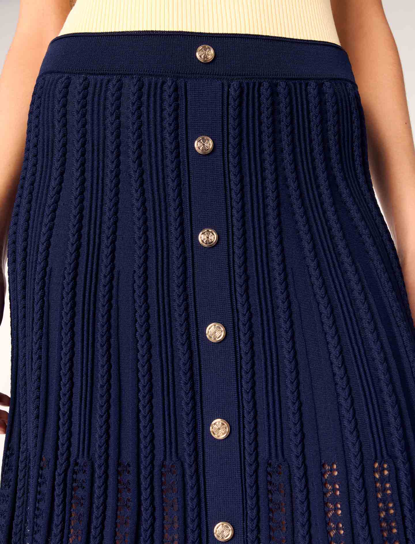 Falda corta de punto de ochos - Imagen 5