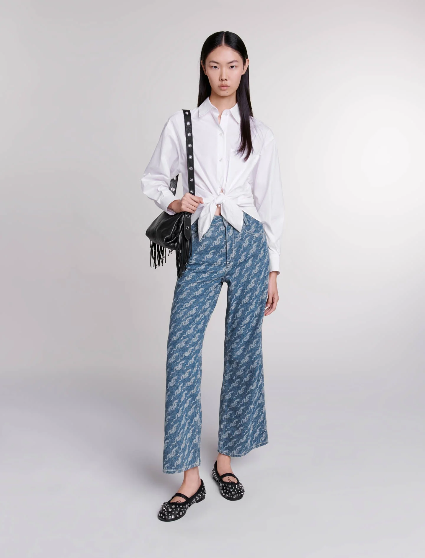 Vaquero ancho con motivos