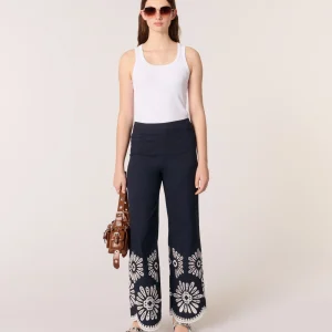 Pantalón con detalles de ganchillo