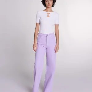 Top con punto calado y bisutería