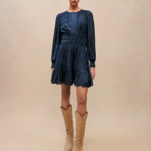 Vestido bordado con frunces