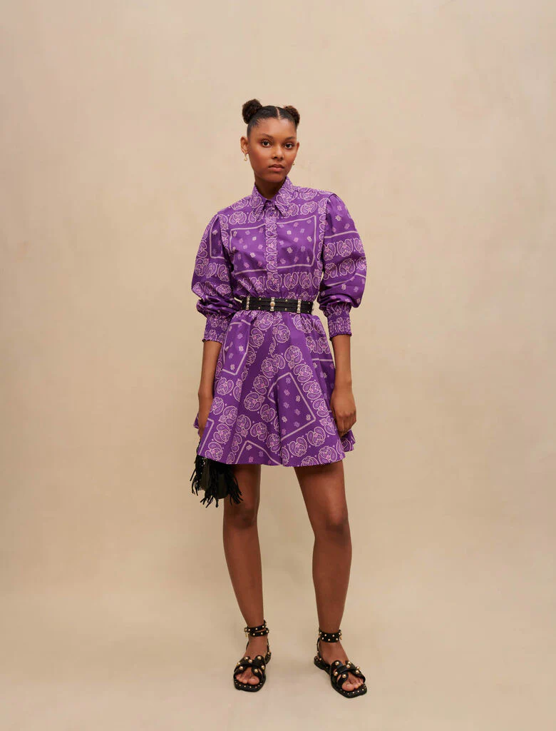 Vestido corto con estampado paisley