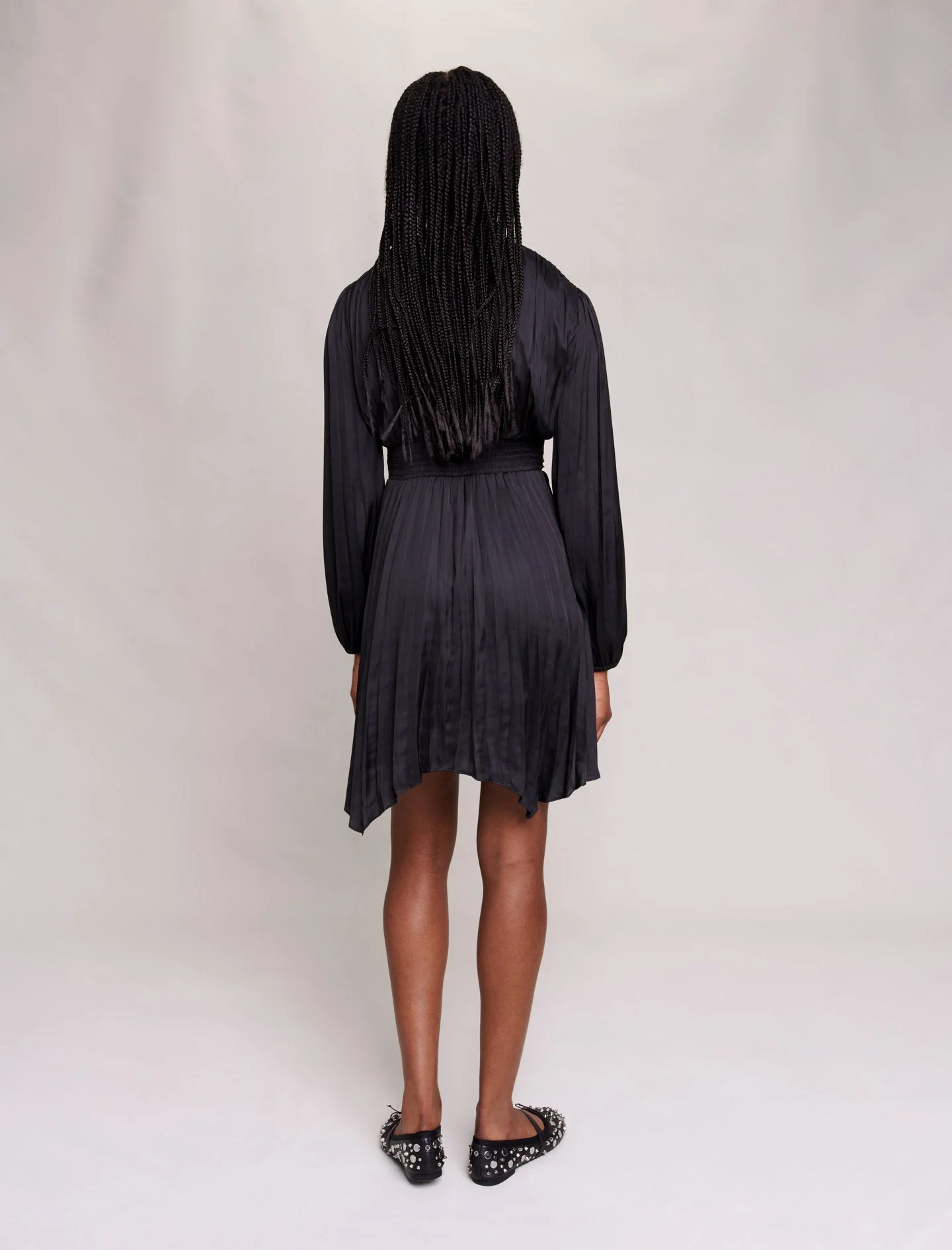 Vestido corto drapeado satinado - Imagen 4