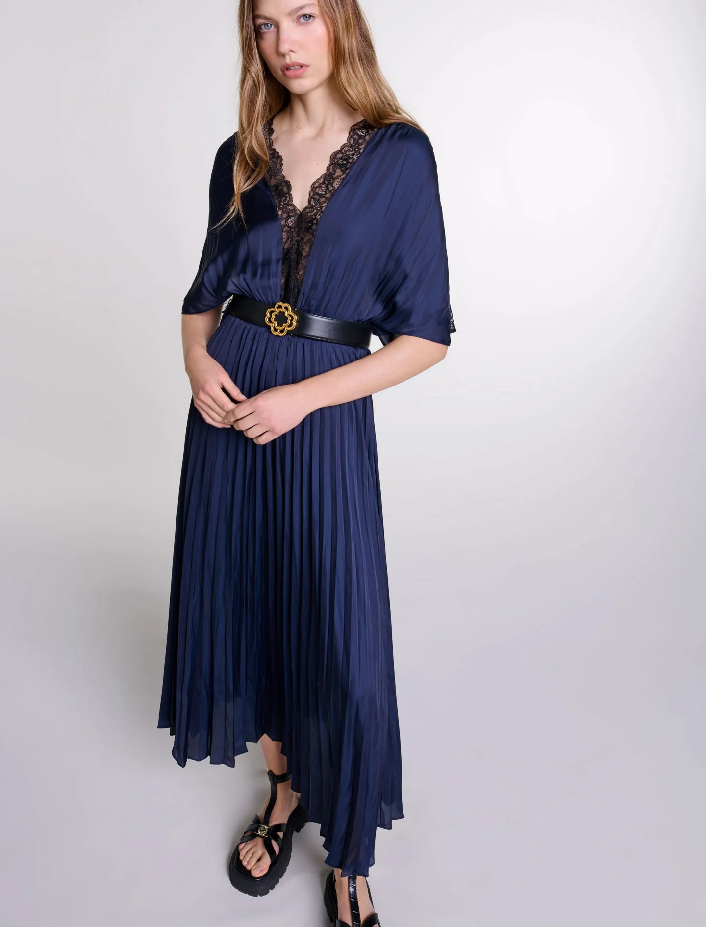 Vestido largo plisado con encaje - Imagen 3