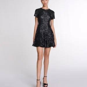 Vestido corto con lentejuelas