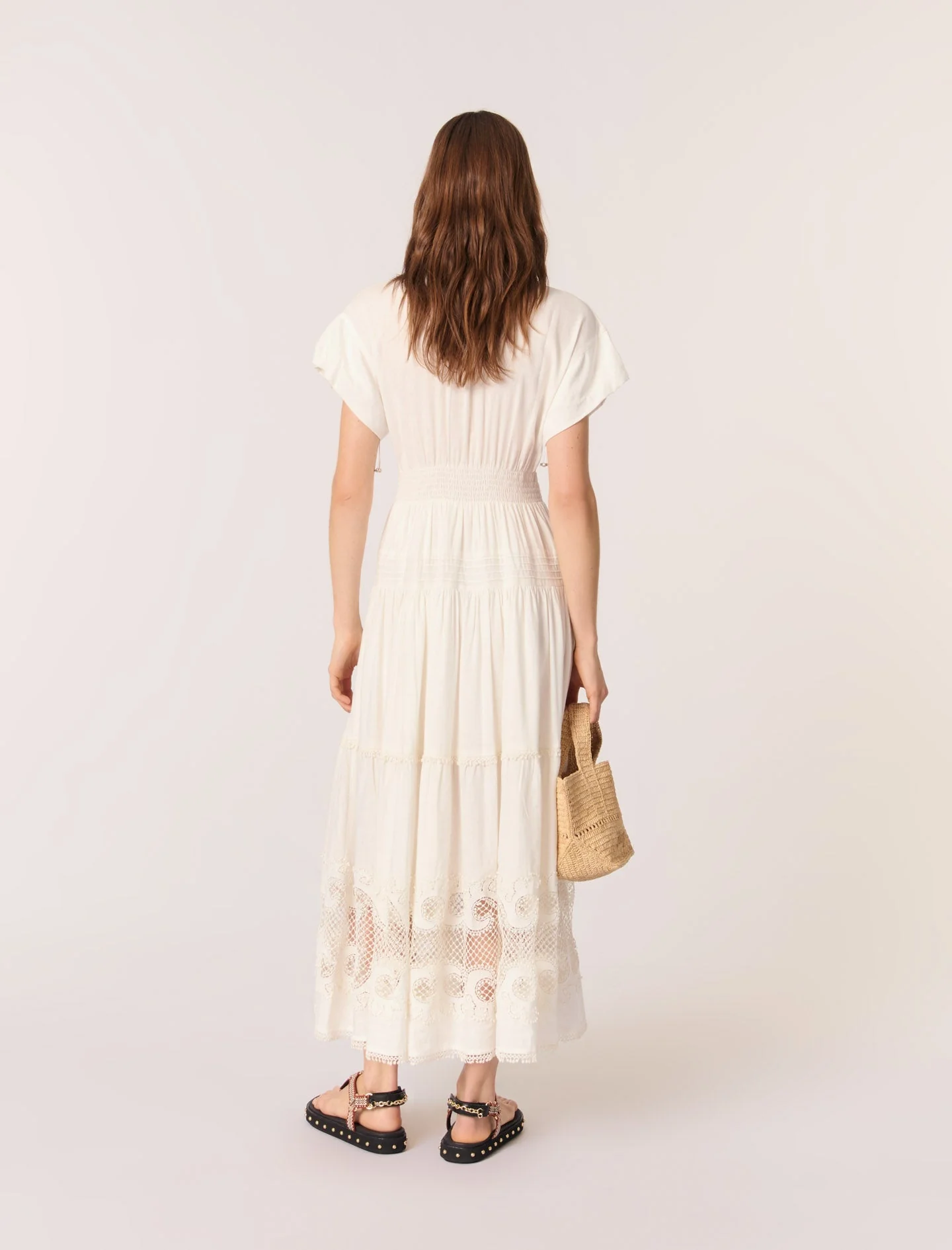 Vestido largo bordado con volantes - Imagen 4