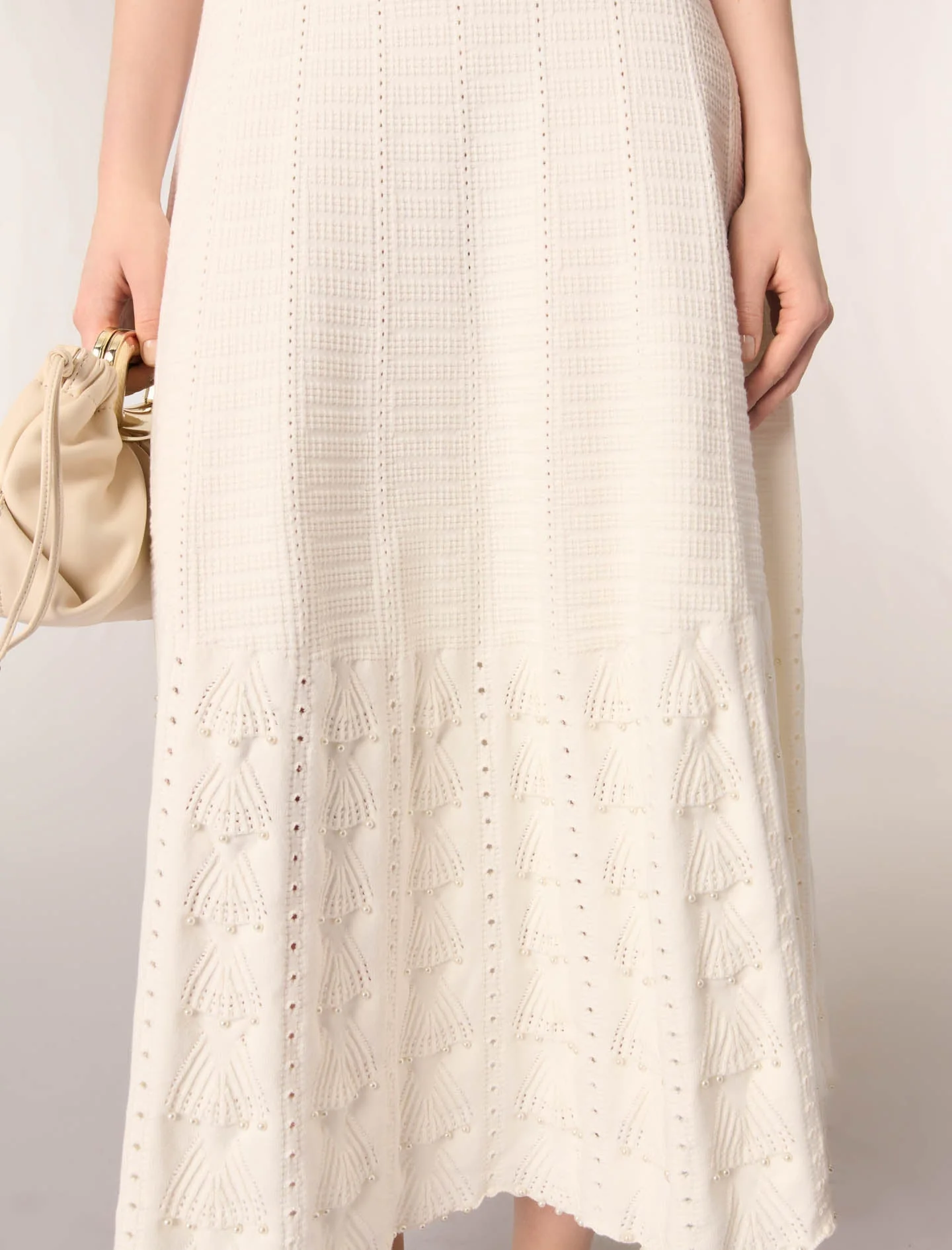 Vestido de punto calado con cuentas - Imagen 4