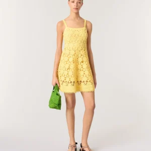 Vestido corto de tirantes de croché