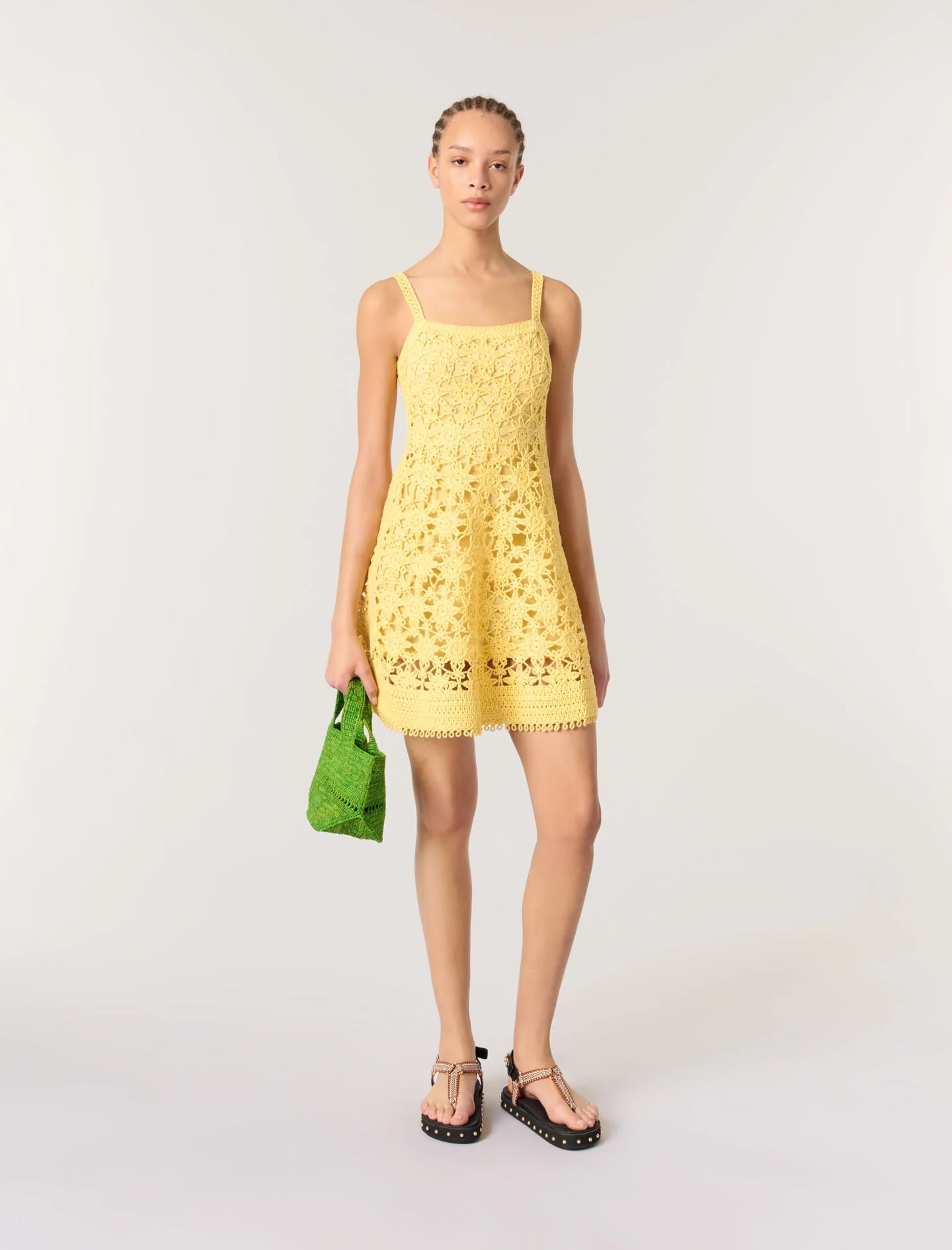 Vestido corto de tirantes de croché