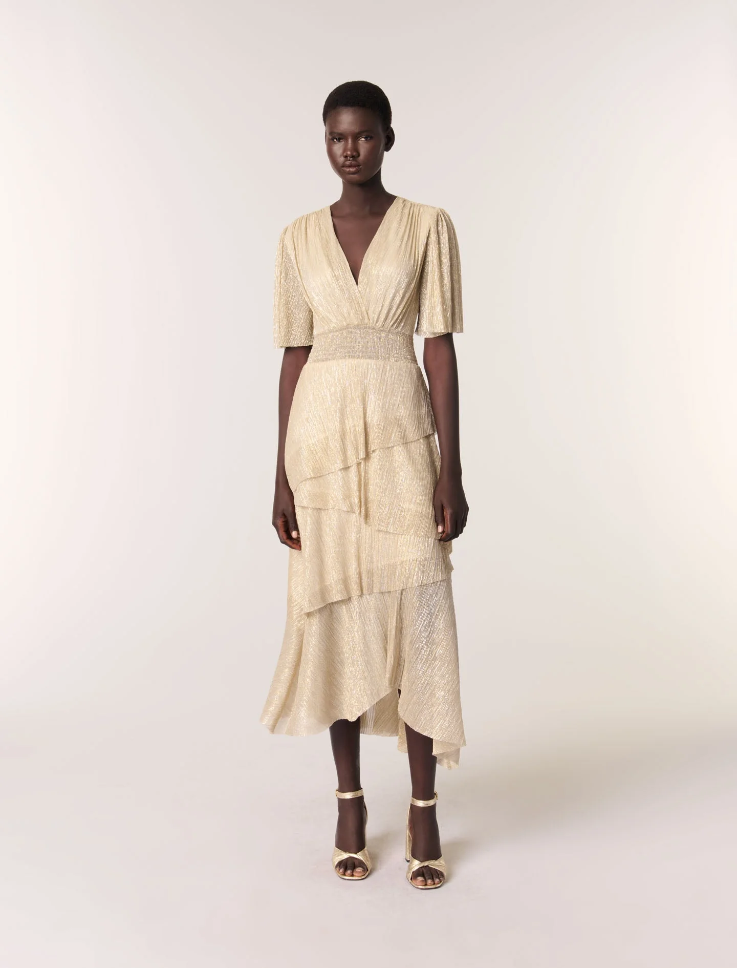 Vestido con volantes metalizado