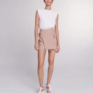 Pantalón corto trampantojo a rayas