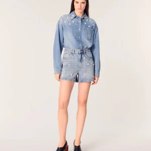 Short vaquero con perlas bordadas