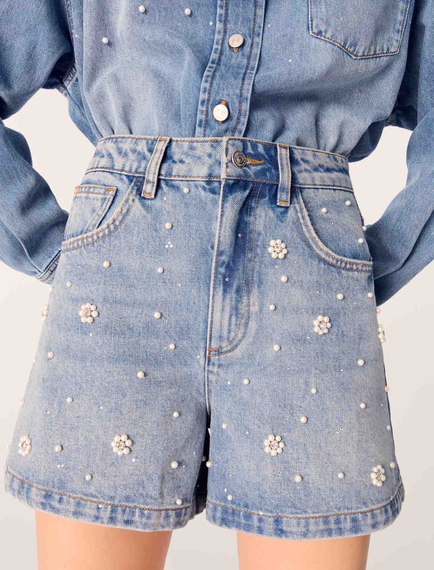 Short vaquero con perlas bordadas - Imagen 5