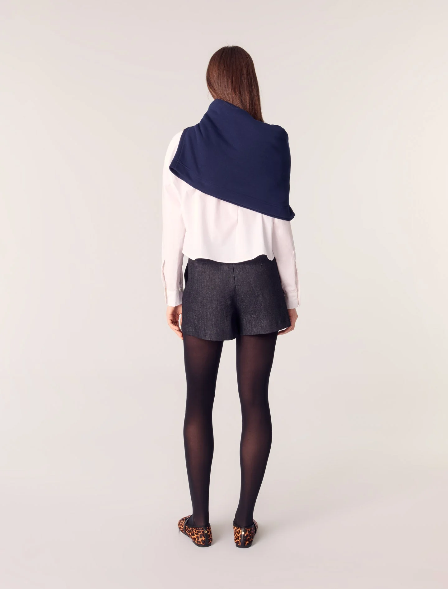 Short trampantojo de denim plisado - Imagen 4