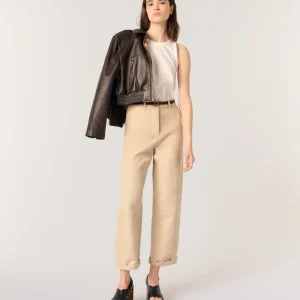 Camiseta con espalda de ganchillo