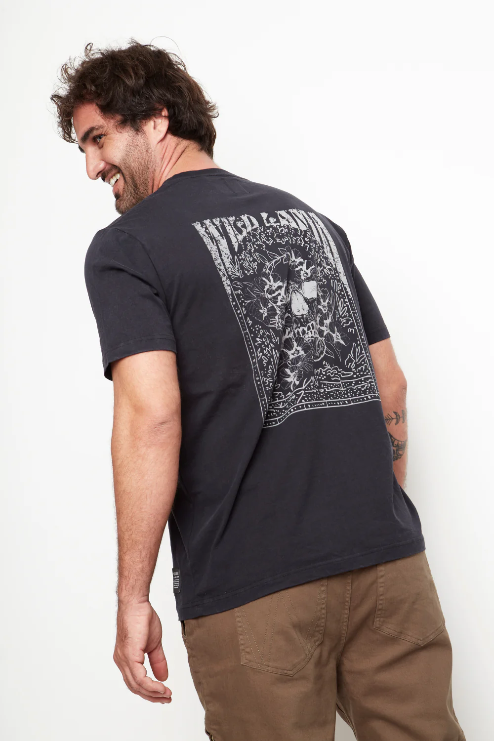 Polera Karu Orgánica Negro Hombre - Imagen 7