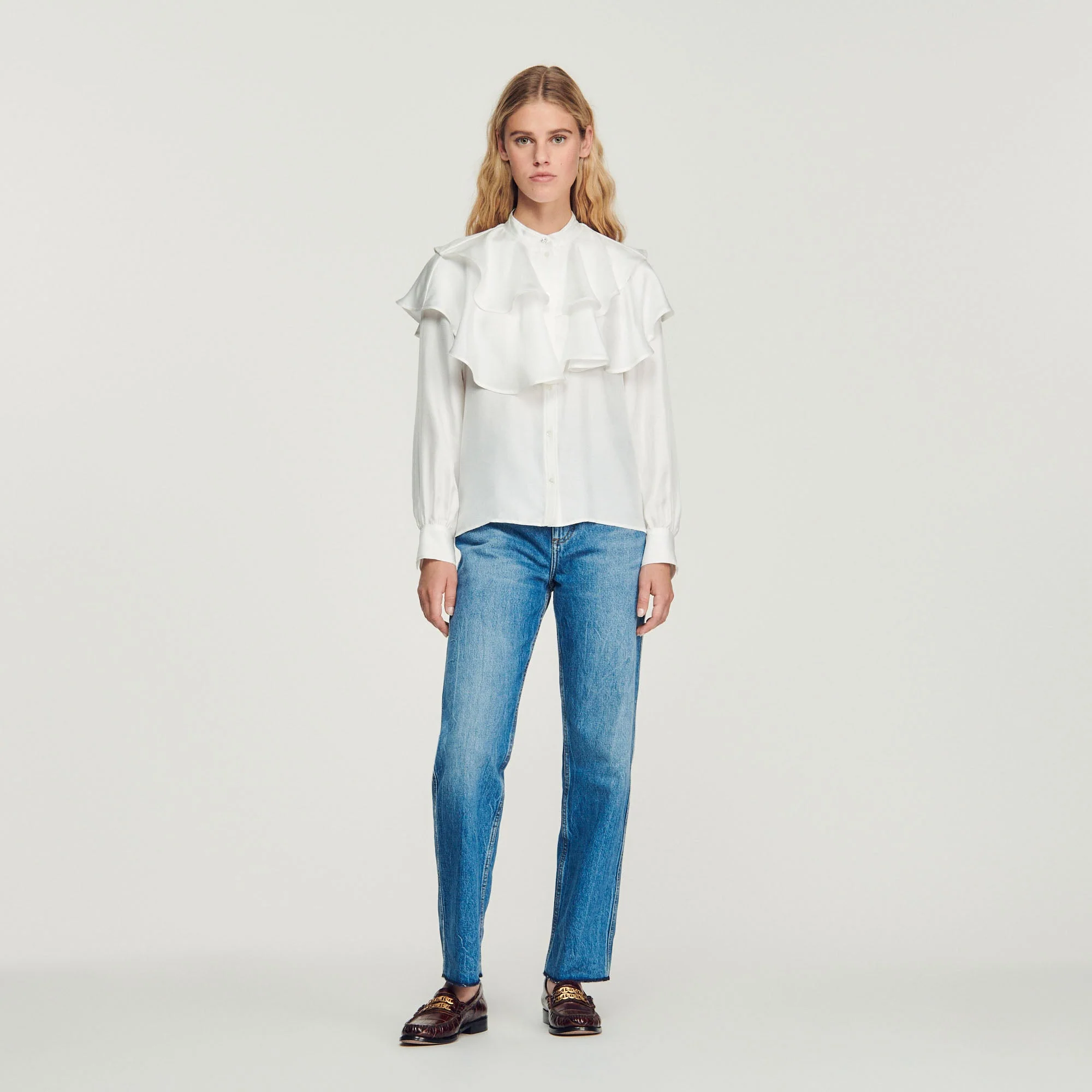 Camisa de seda con volantes