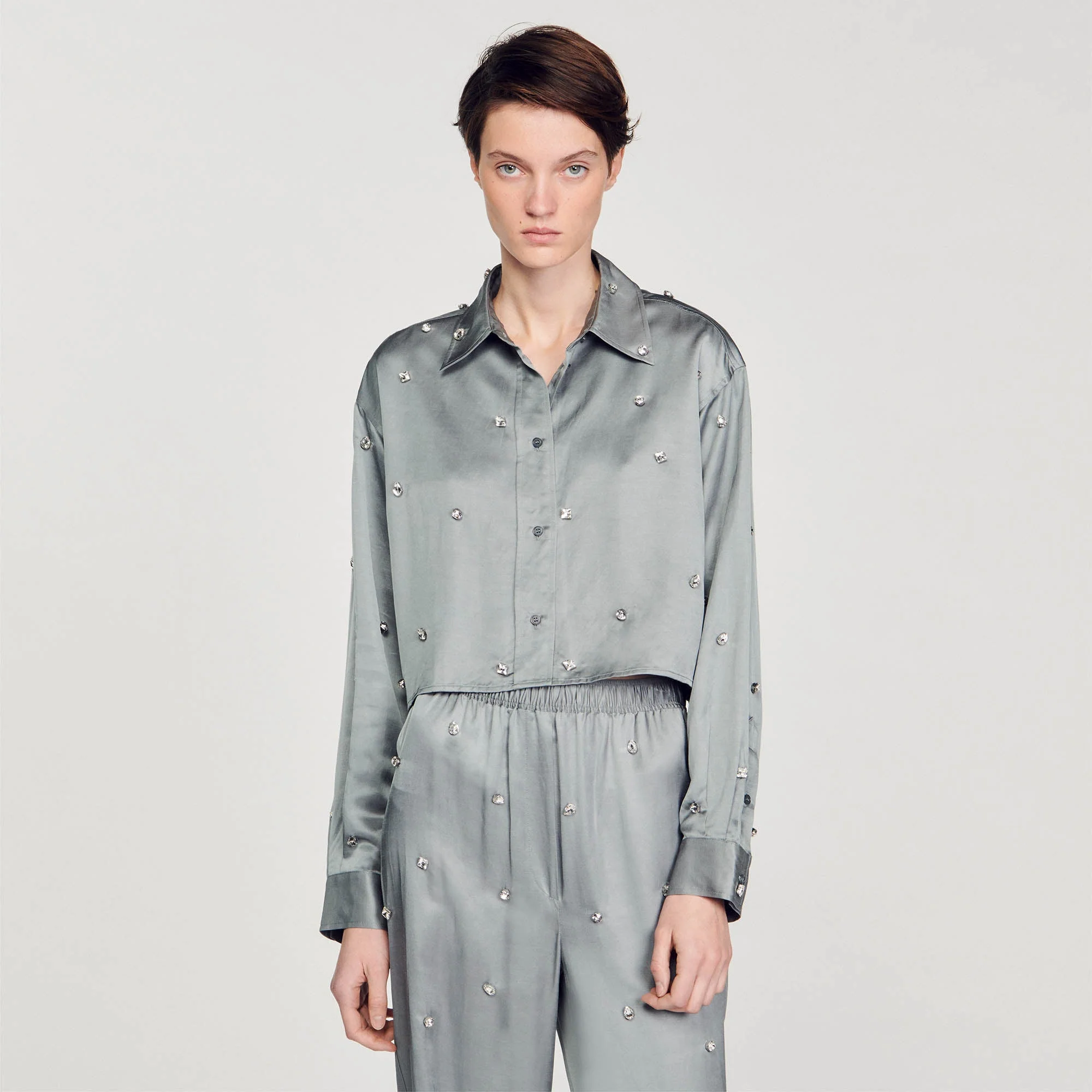Camisa satinada decorada con strass - Imagen 3