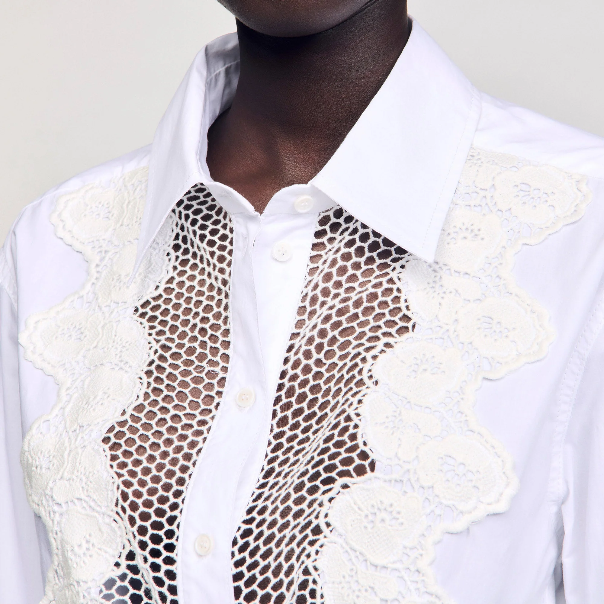 Camisa con plastrón de encaje - Imagen 4