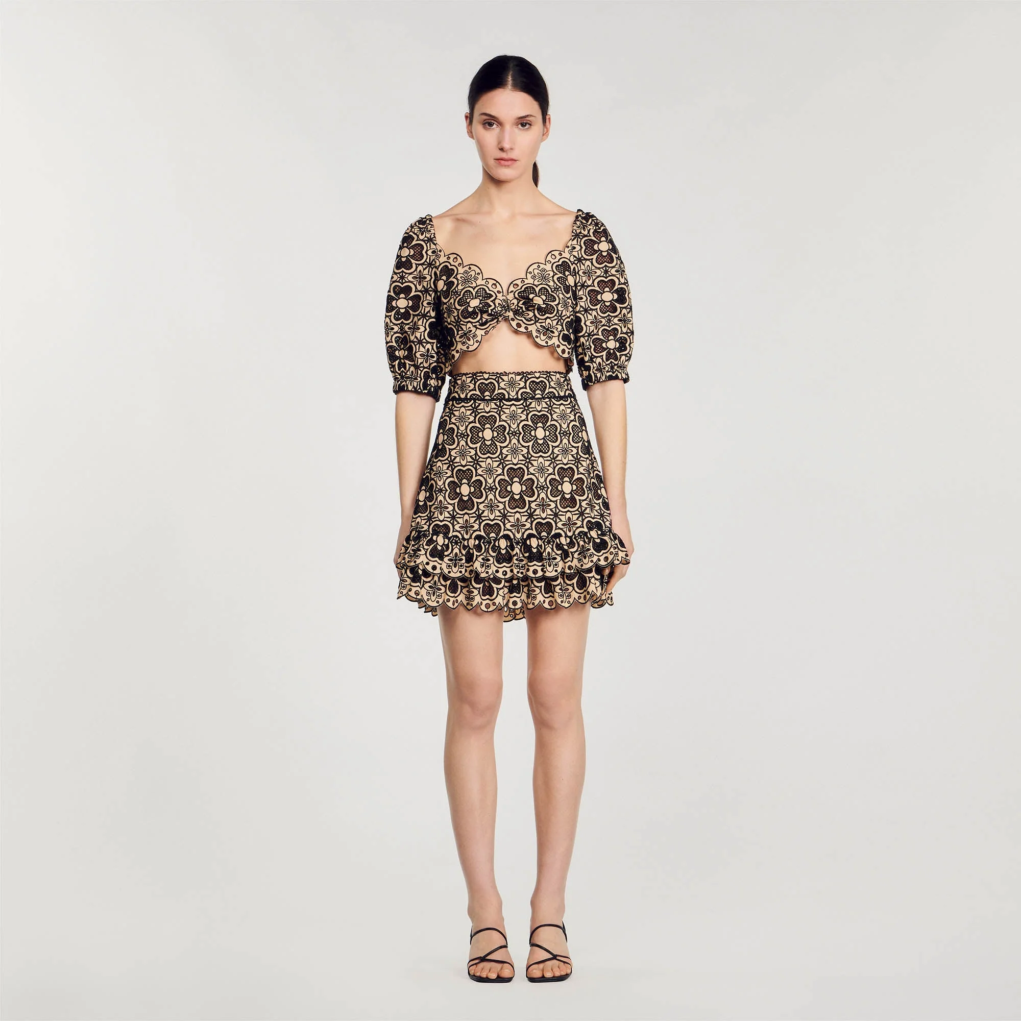 Falda corta con bordado inglés - Imagen 4