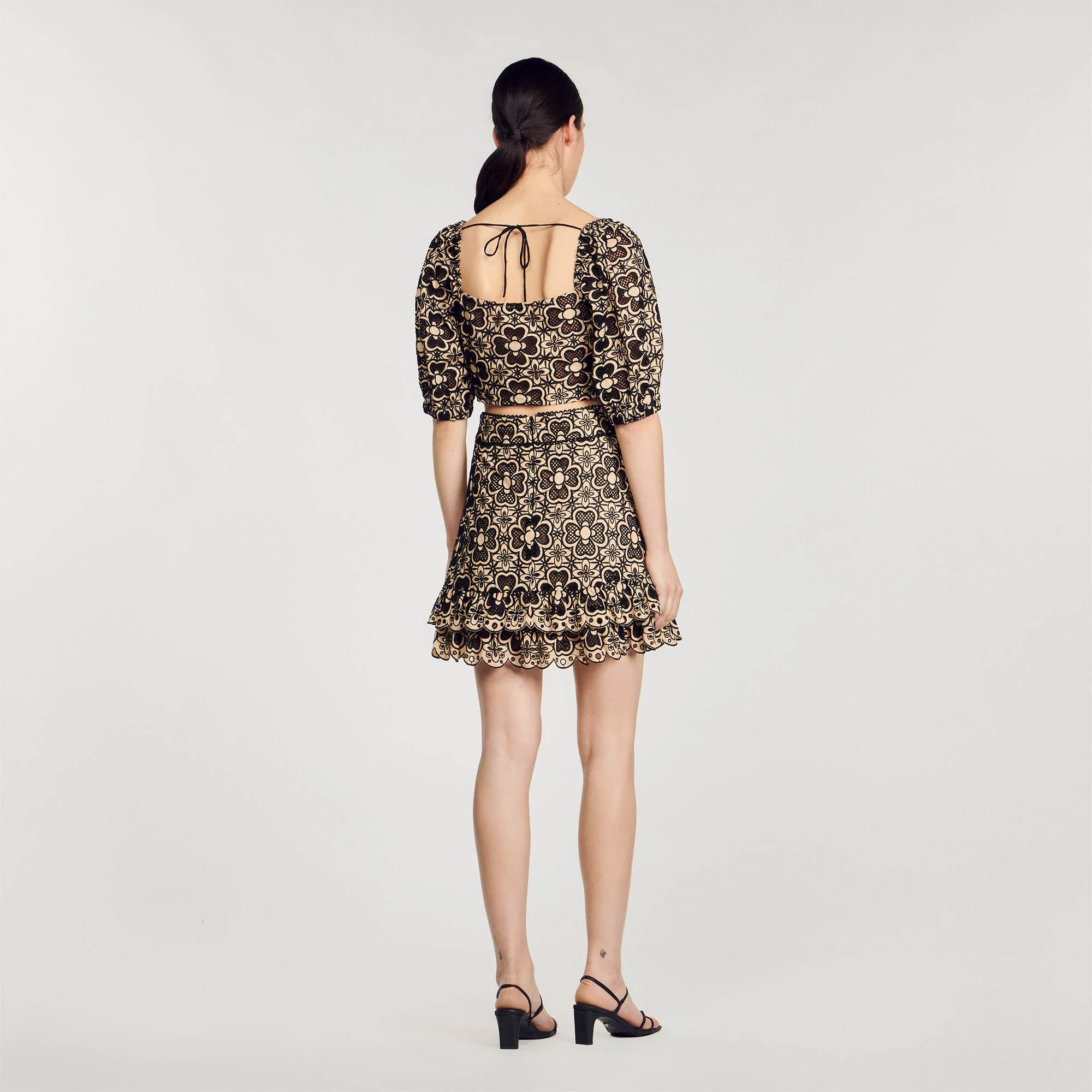 Falda corta con bordado inglés - Imagen 5