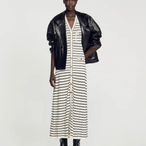 Vestido midi de punto con rayas