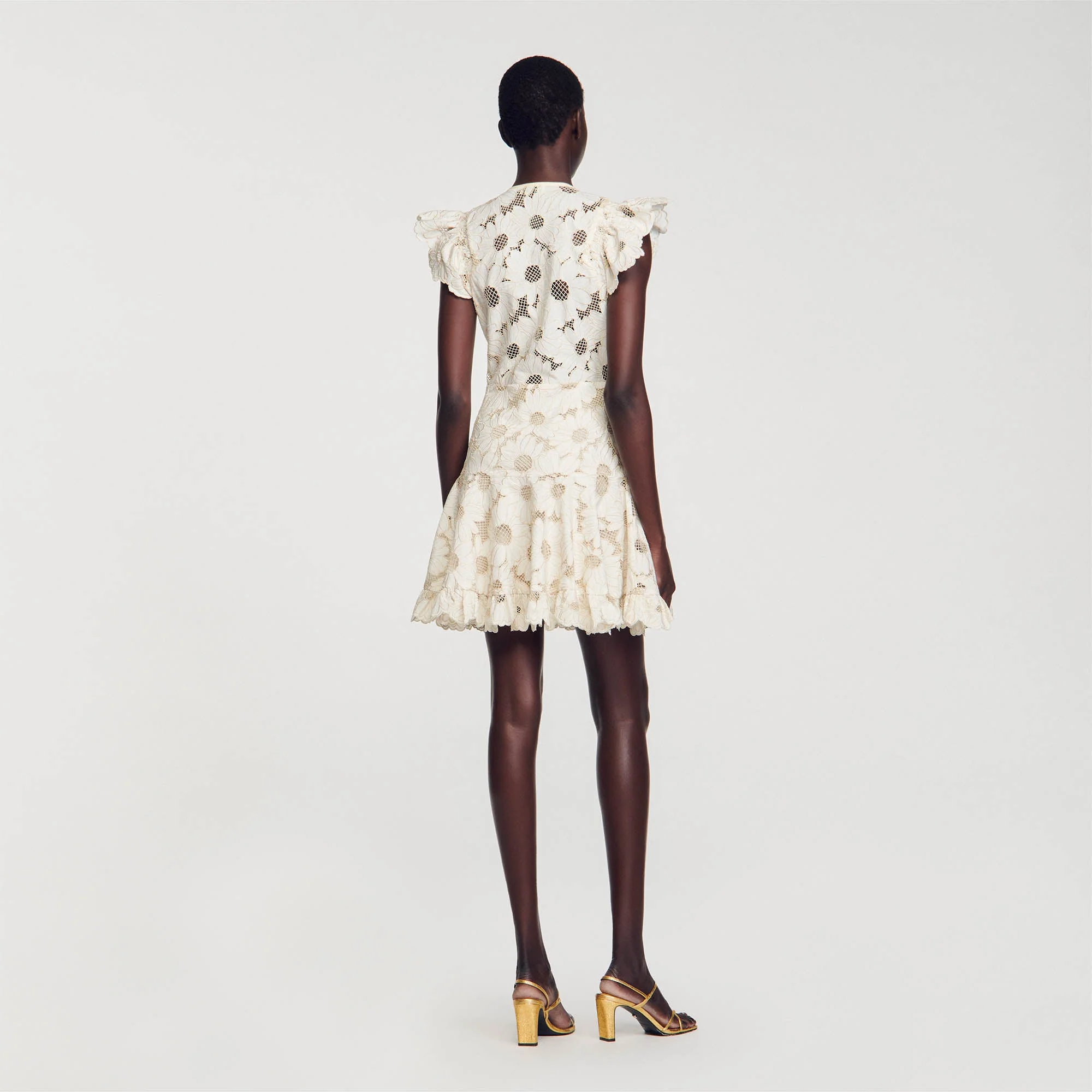 Vestido corto de guipur con margaritas - Imagen 5