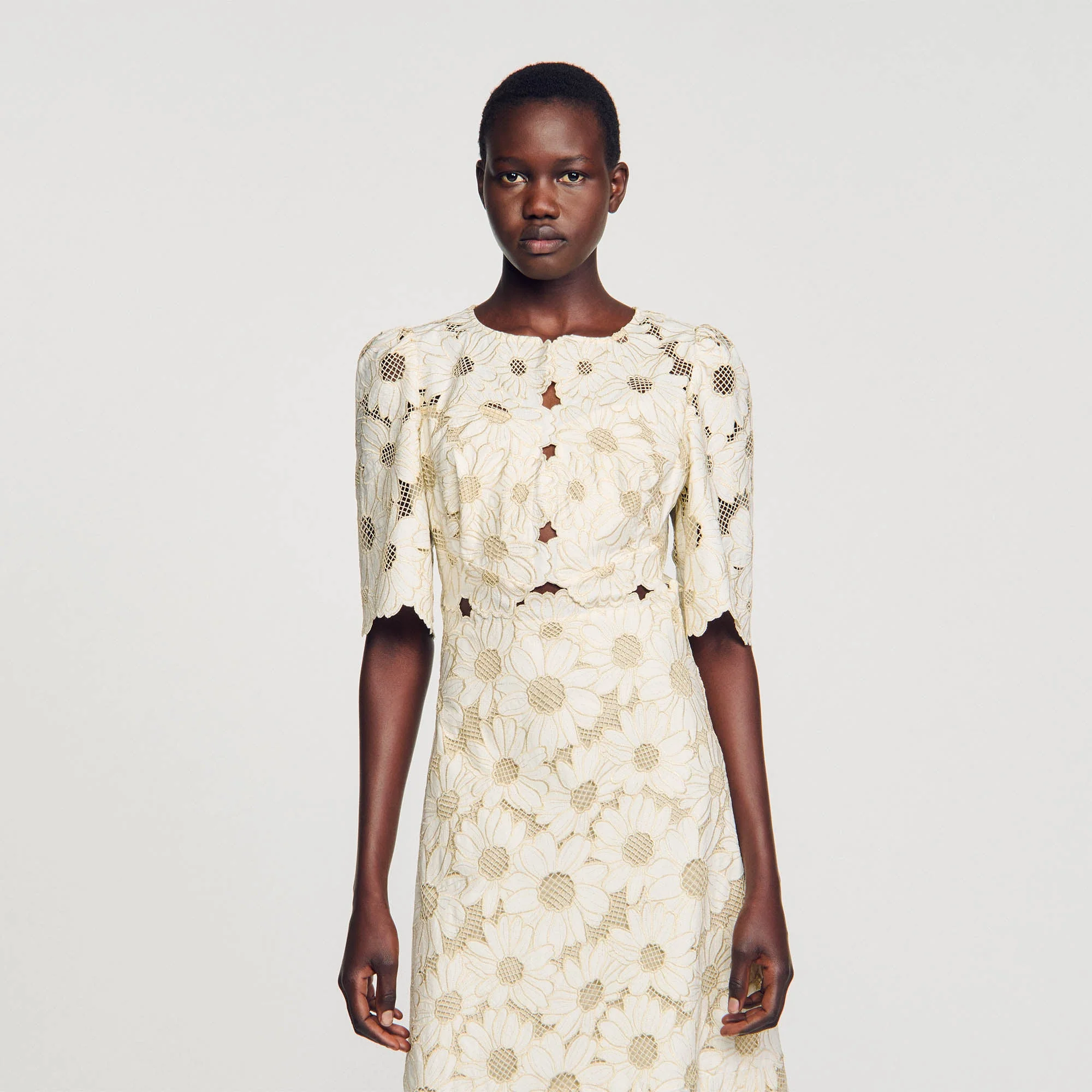 Vestido largo bordado - Imagen 3