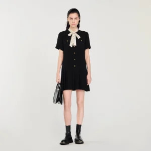 Vestido corto con corbata de lunares