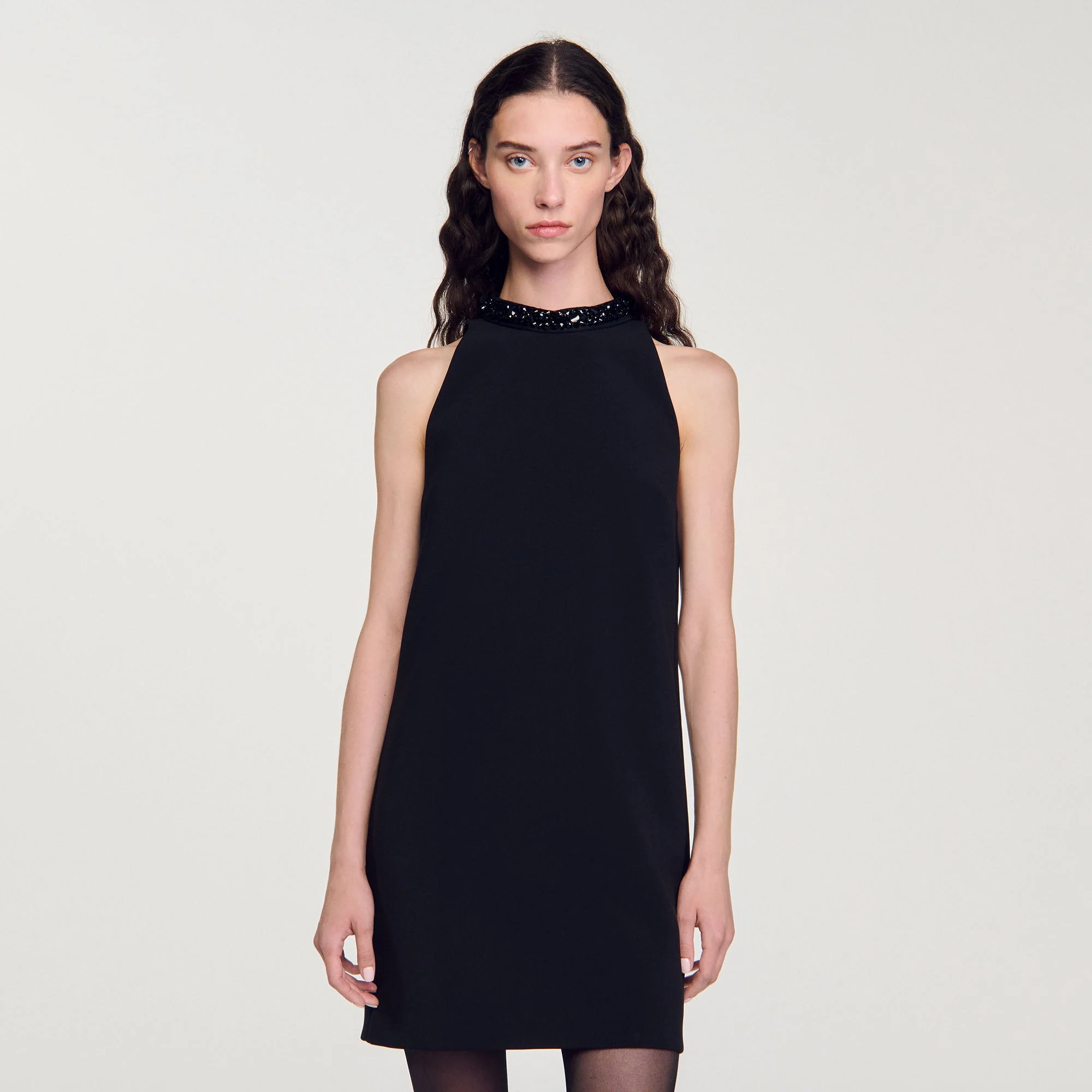 Vestido con cuello de pedrería - Imagen 3