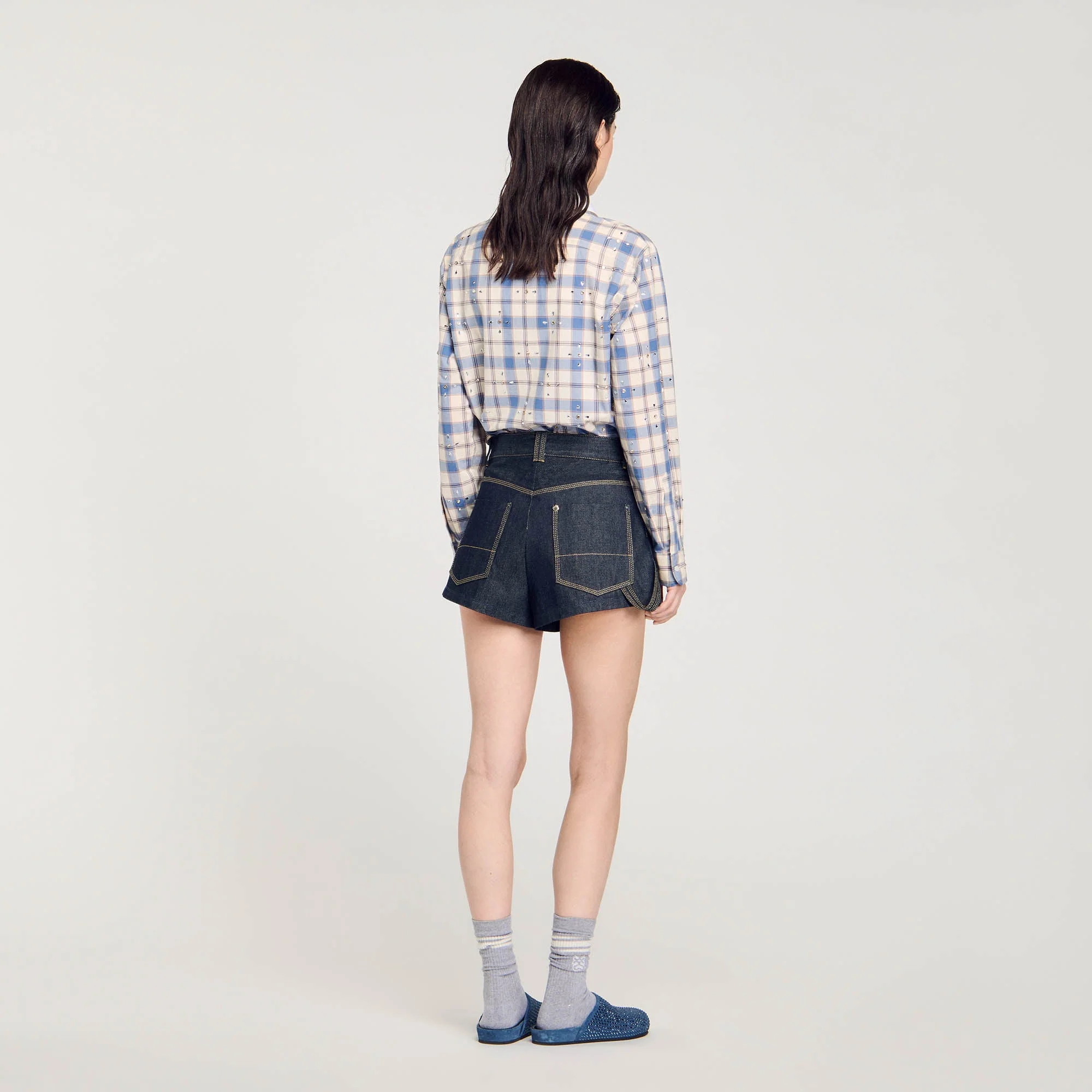 Pantalón corto de tela vaquera cruda - Imagen 4